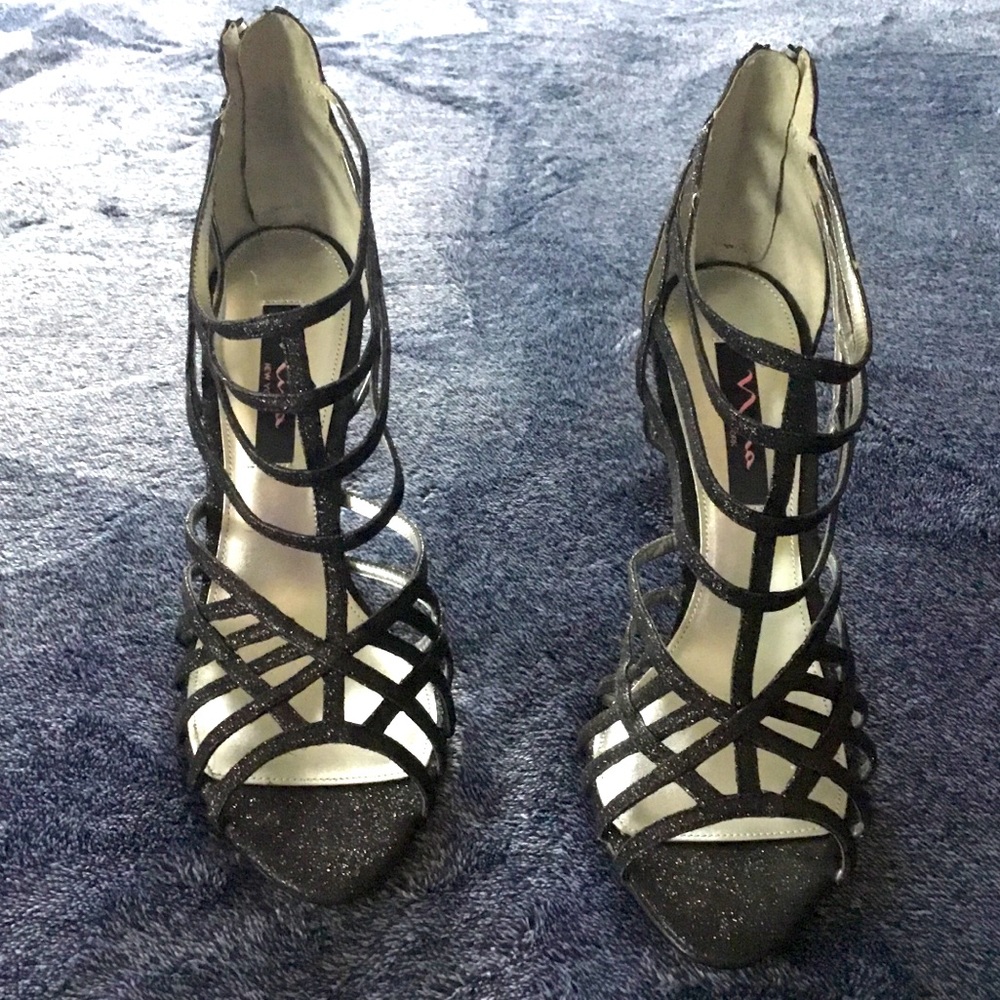 Nina Black Zipper Heels Size 9.5
